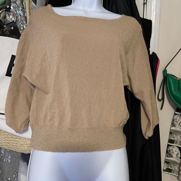 2/$15 New York & Co. champagne color sparkly cropped top - Picture 1 of 5